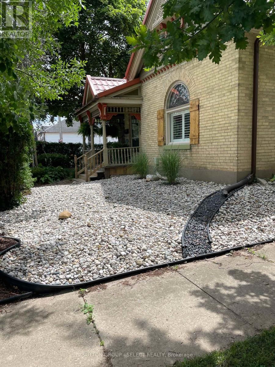 625 HALE STREET Image 46