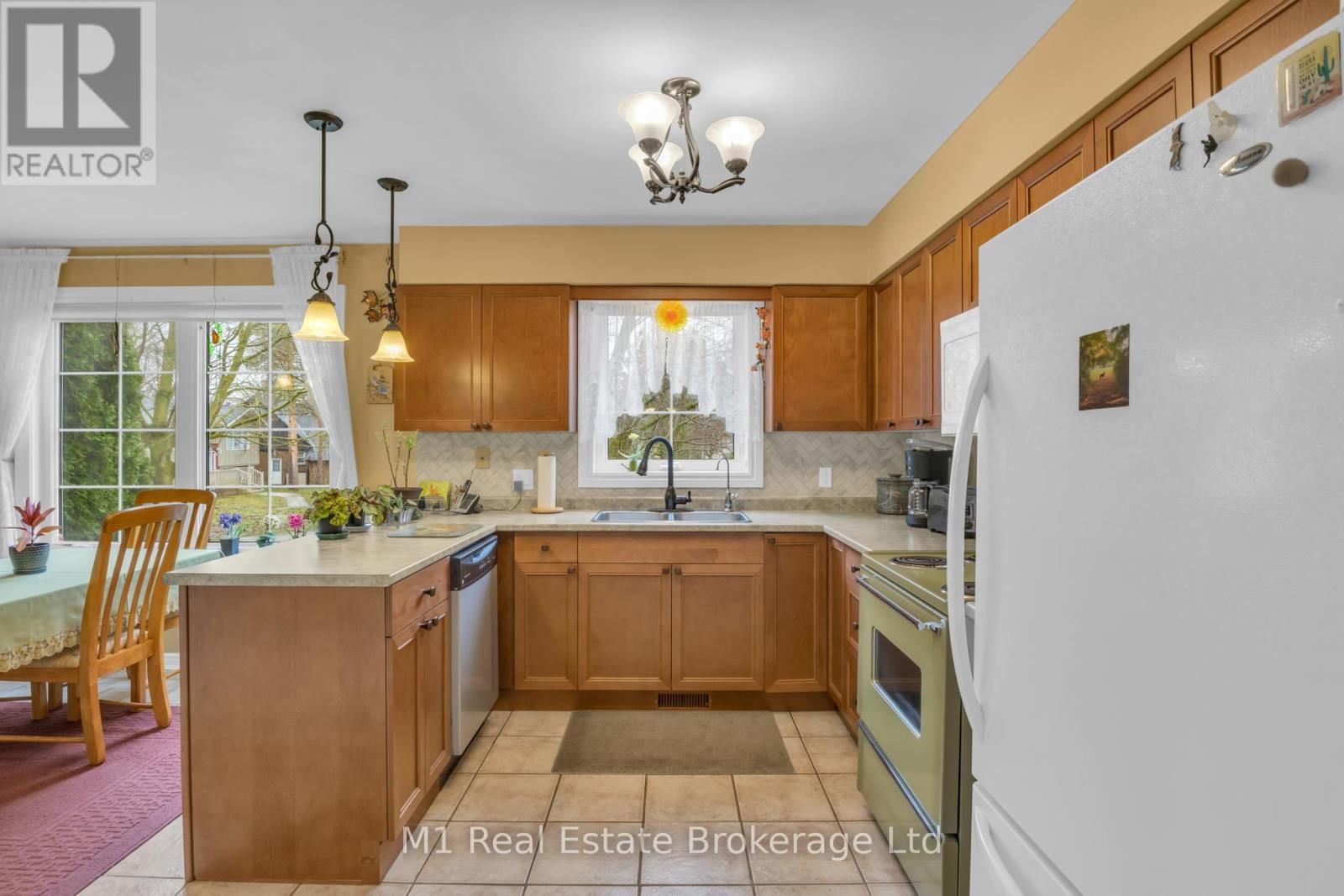 540 CHURCH CRESCENT Image 10