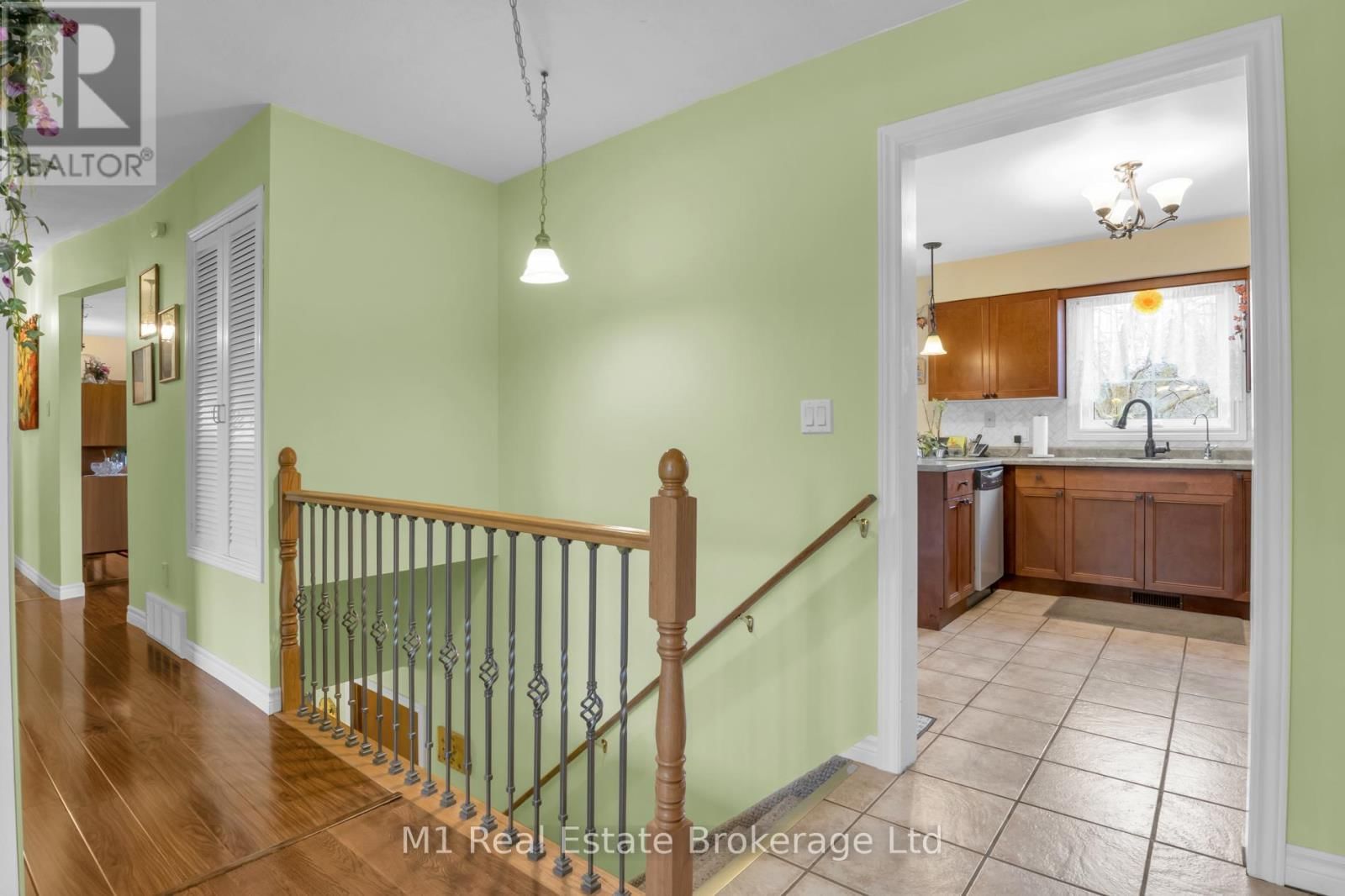 540 CHURCH CRESCENT Image 12