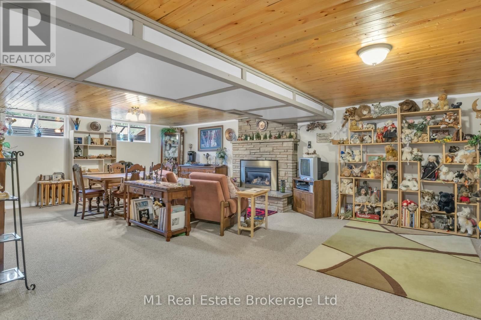 540 CHURCH CRESCENT Image 24