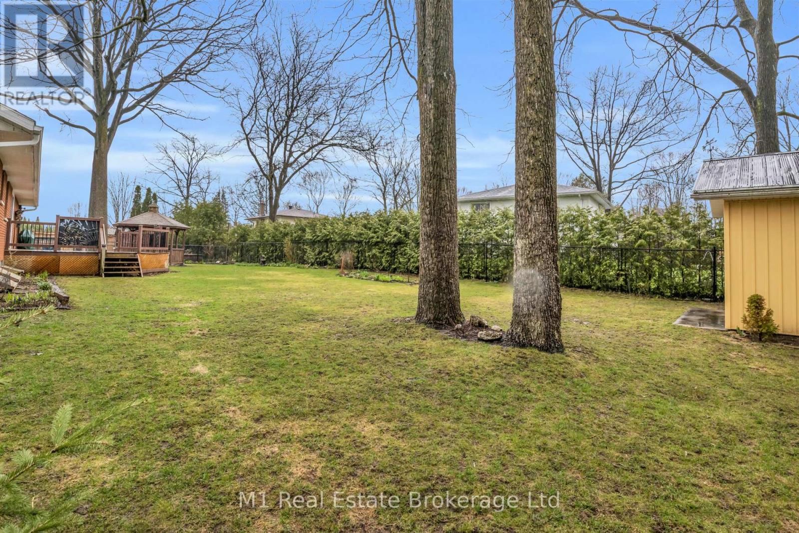 540 CHURCH CRESCENT Image 32