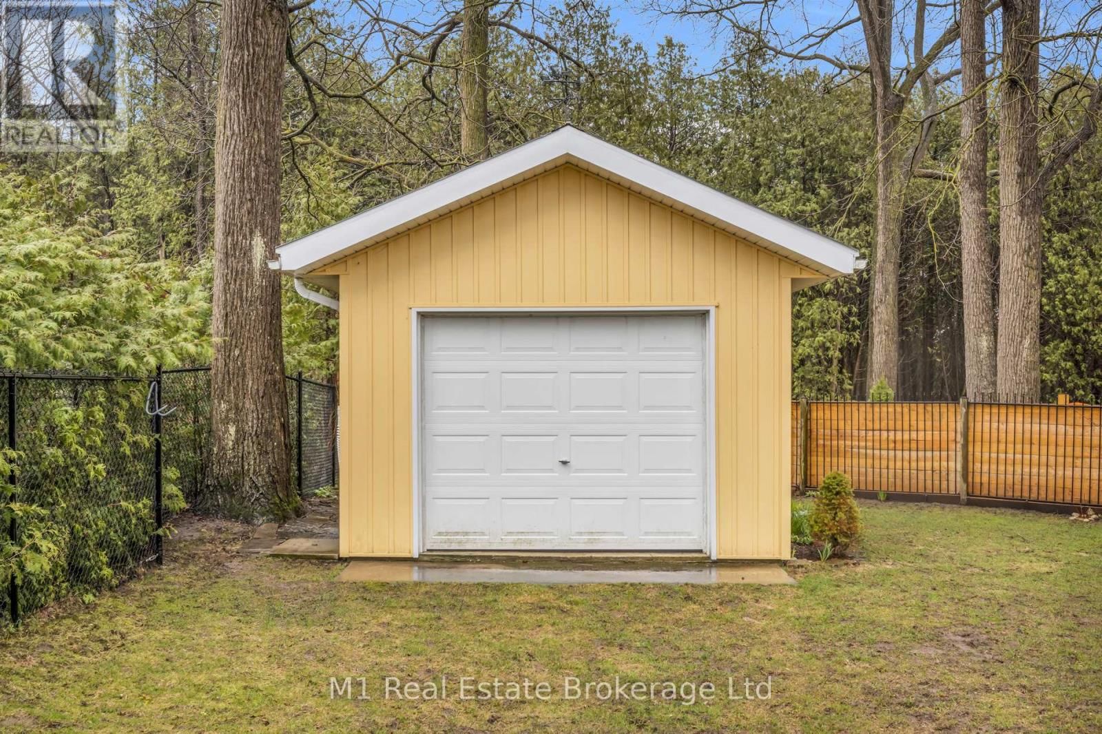 540 CHURCH CRESCENT Image 33