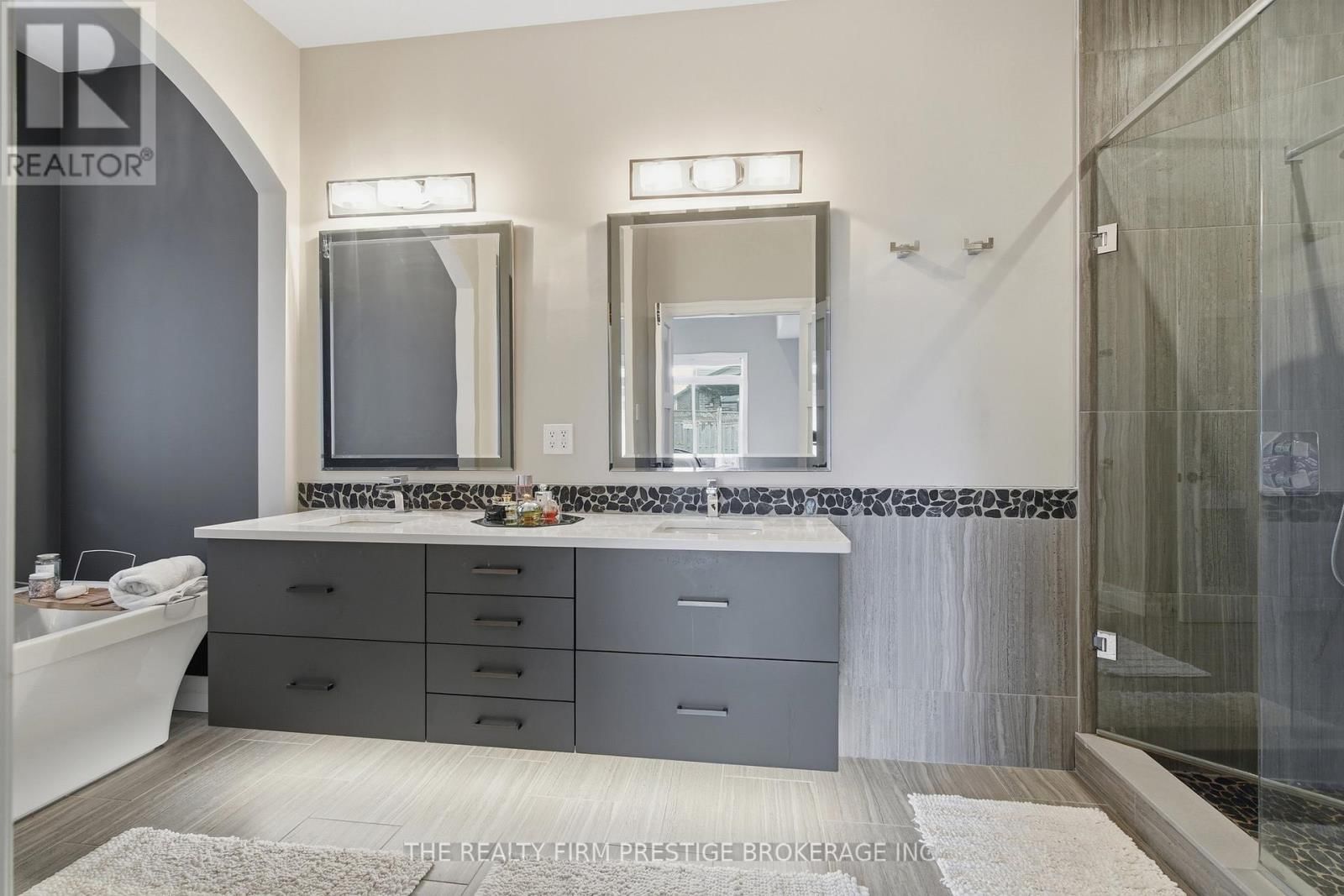 1104 COATES LANE Image 18