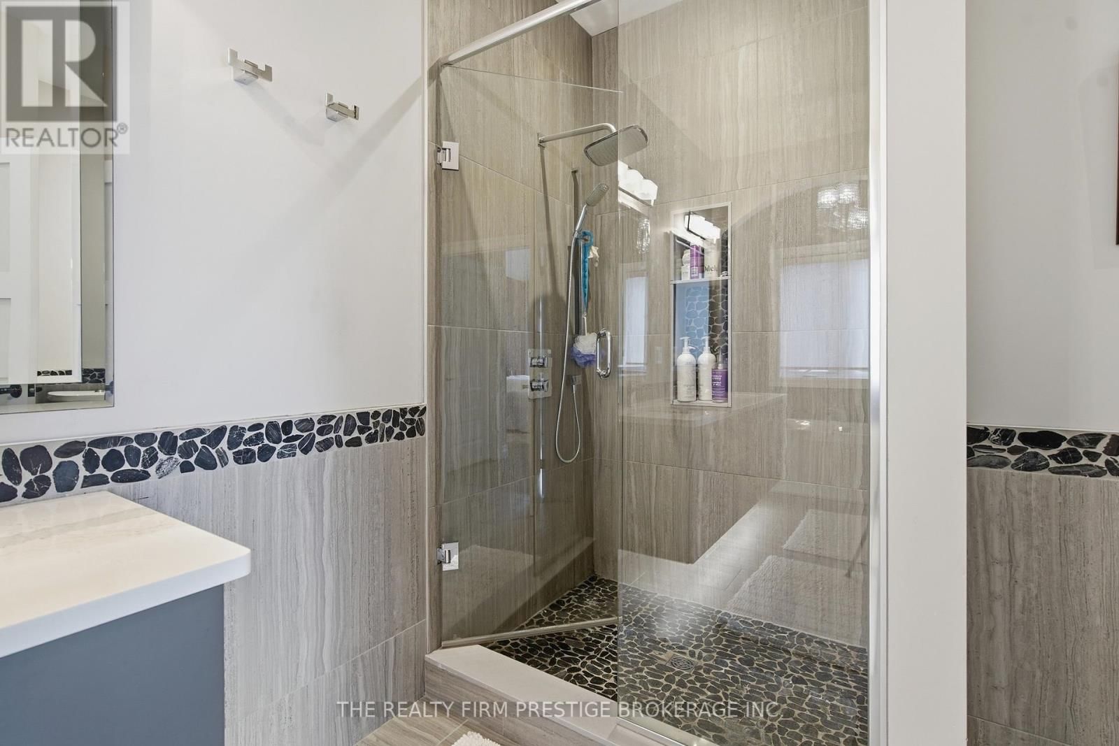 1104 COATES LANE Image 19