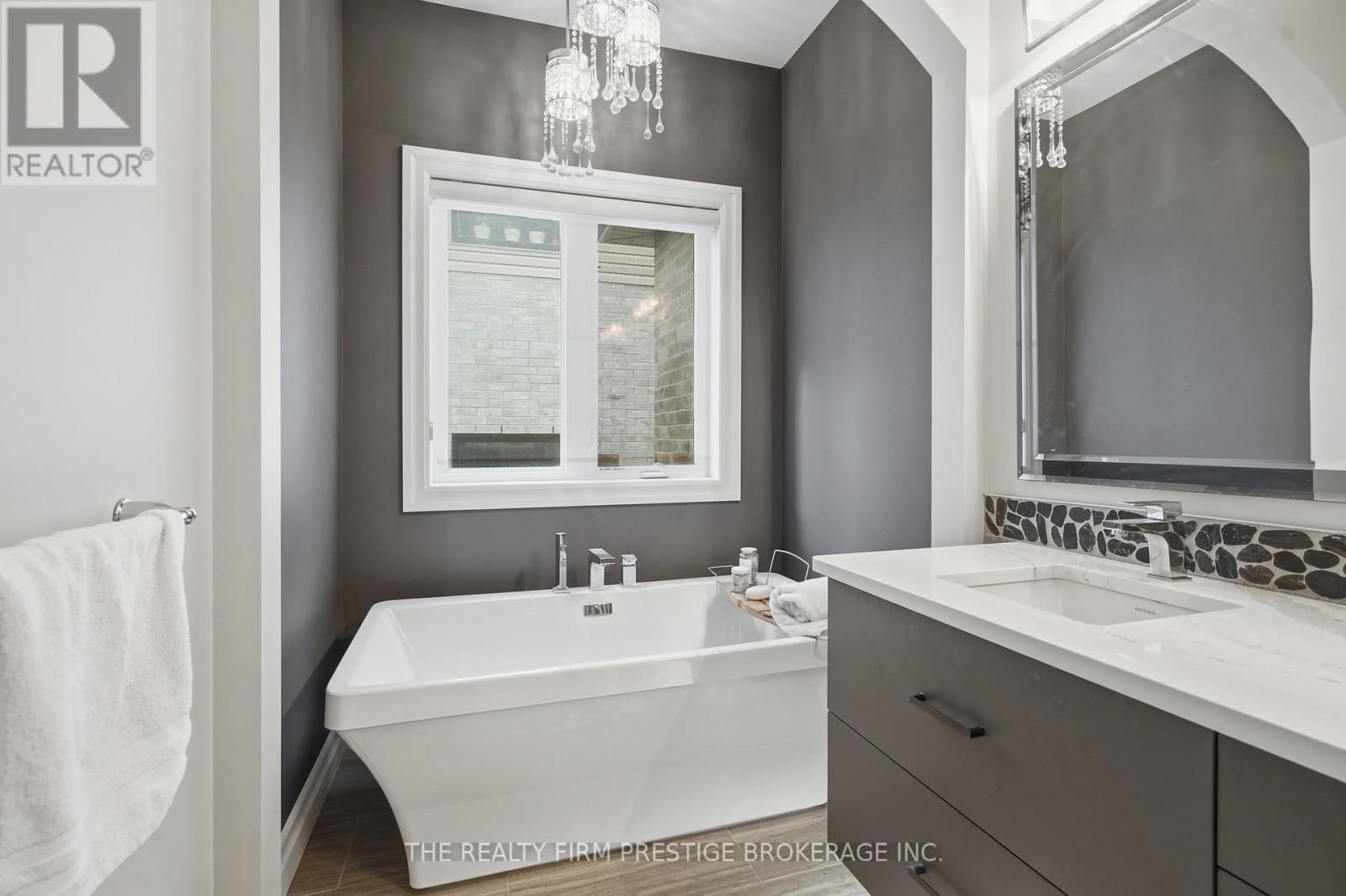 1104 COATES LANE Image 20