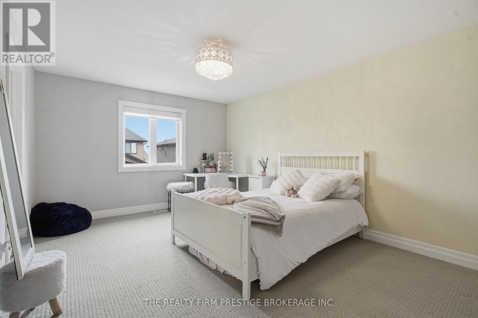 1104 COATES LANE Image 28