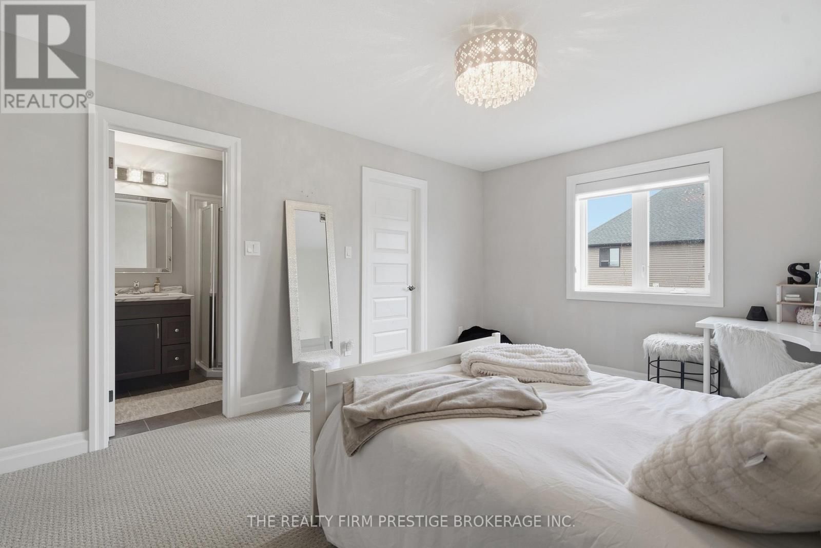 1104 COATES LANE Image 29