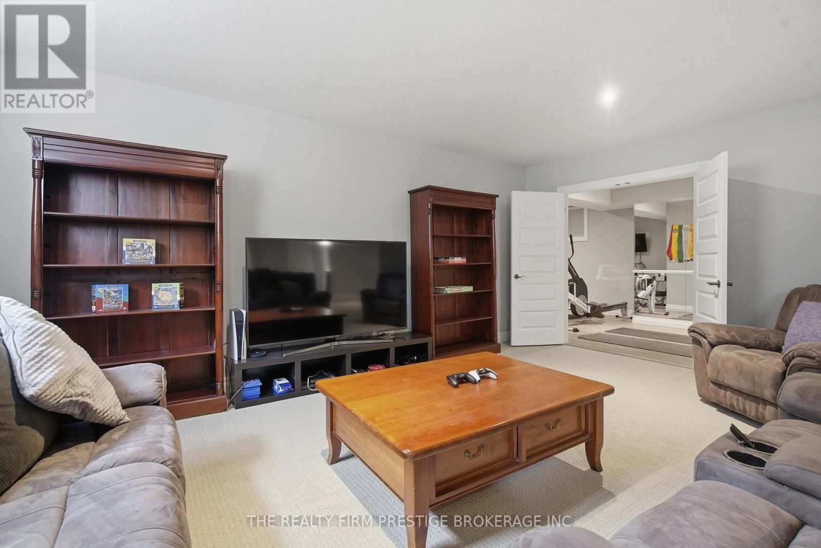 1104 COATES LANE Image 37