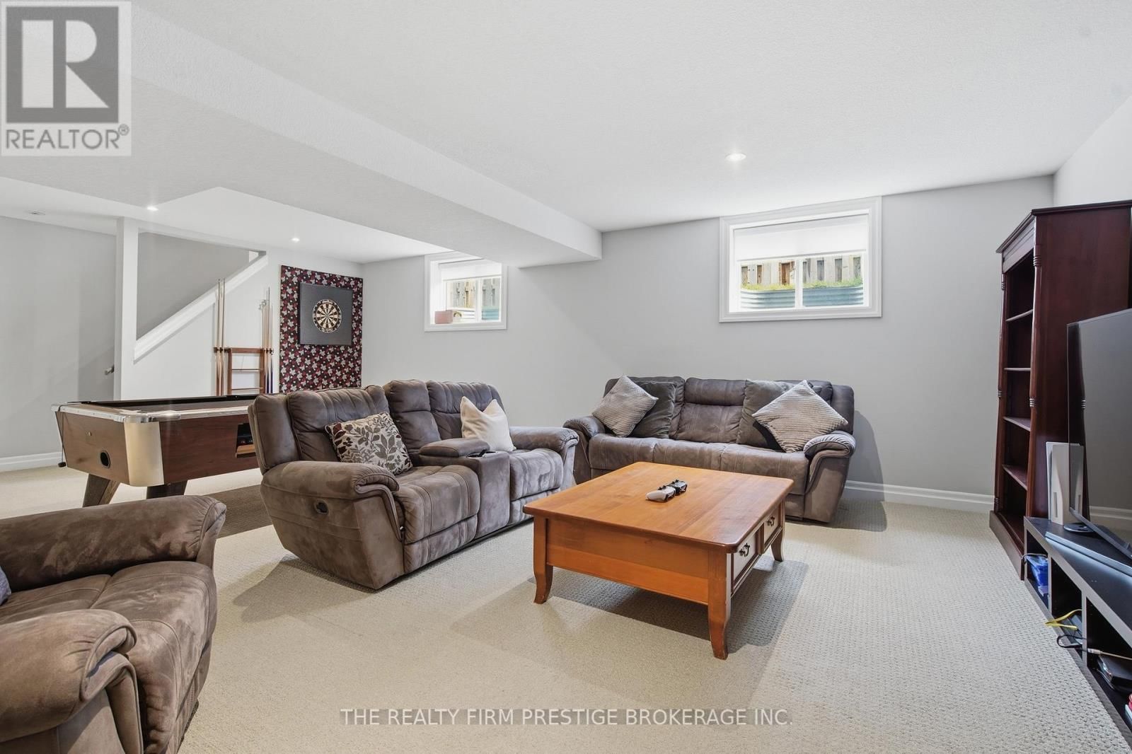 1104 COATES LANE Image 38