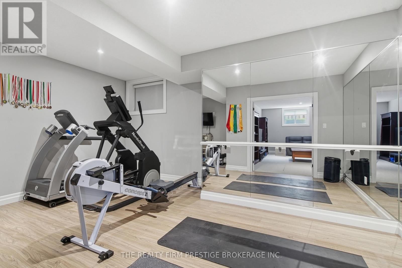 1104 COATES LANE Image 39