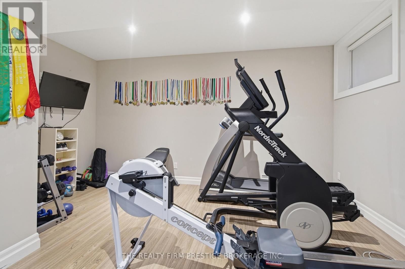 1104 COATES LANE Image 40