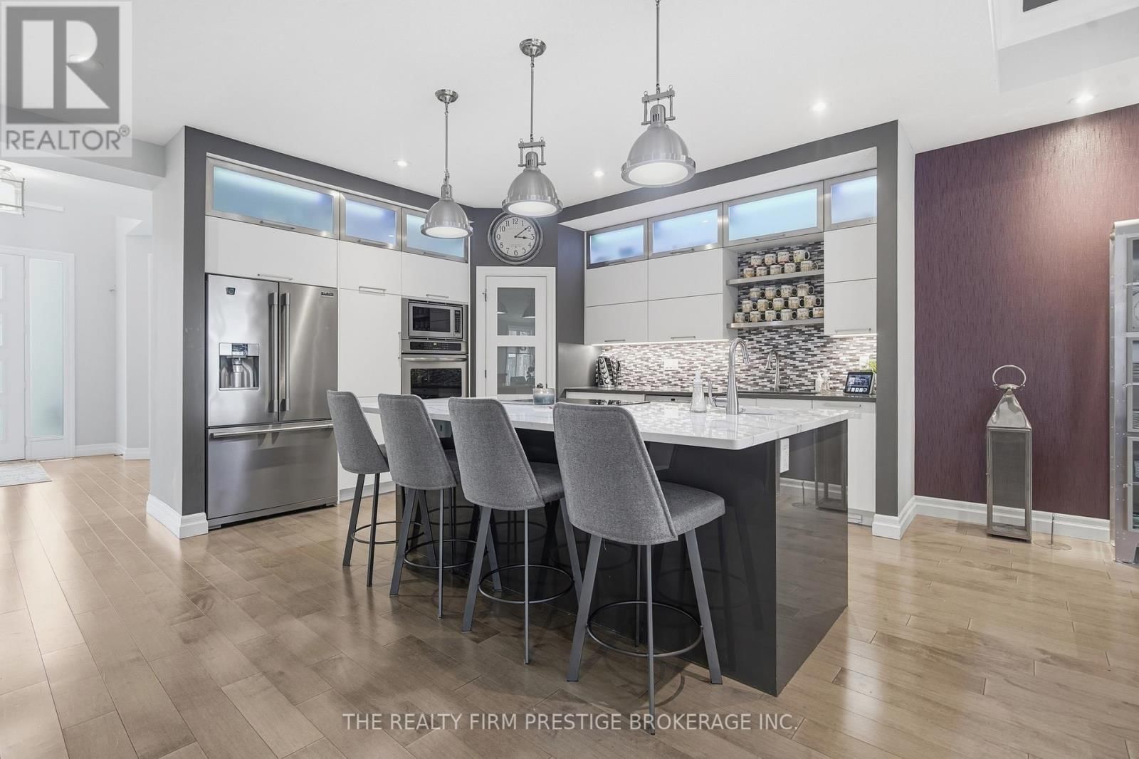 1104 COATES LANE Image 8