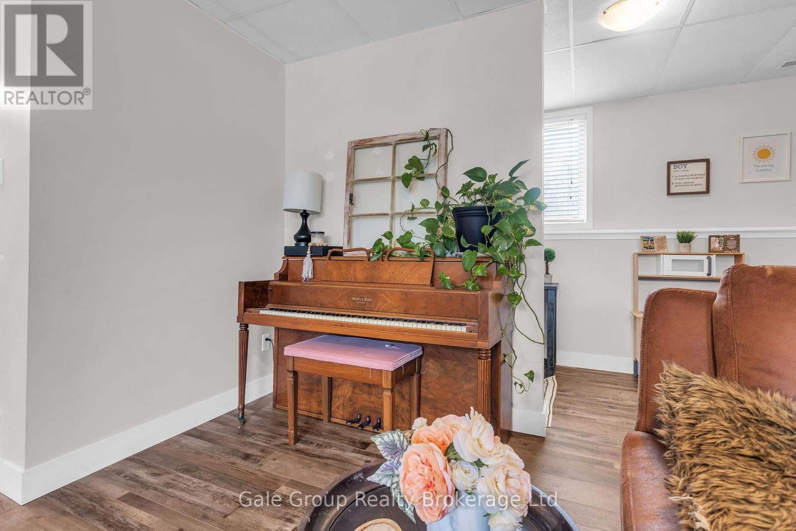 22 LORRAINE AVENUE Image 17