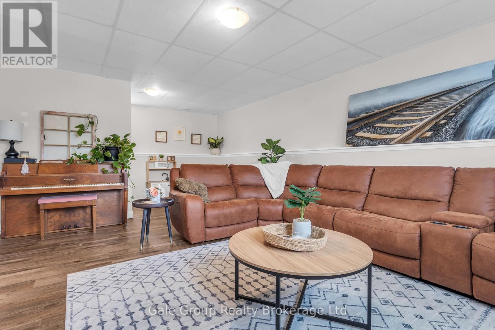 22 LORRAINE AVENUE Image 23