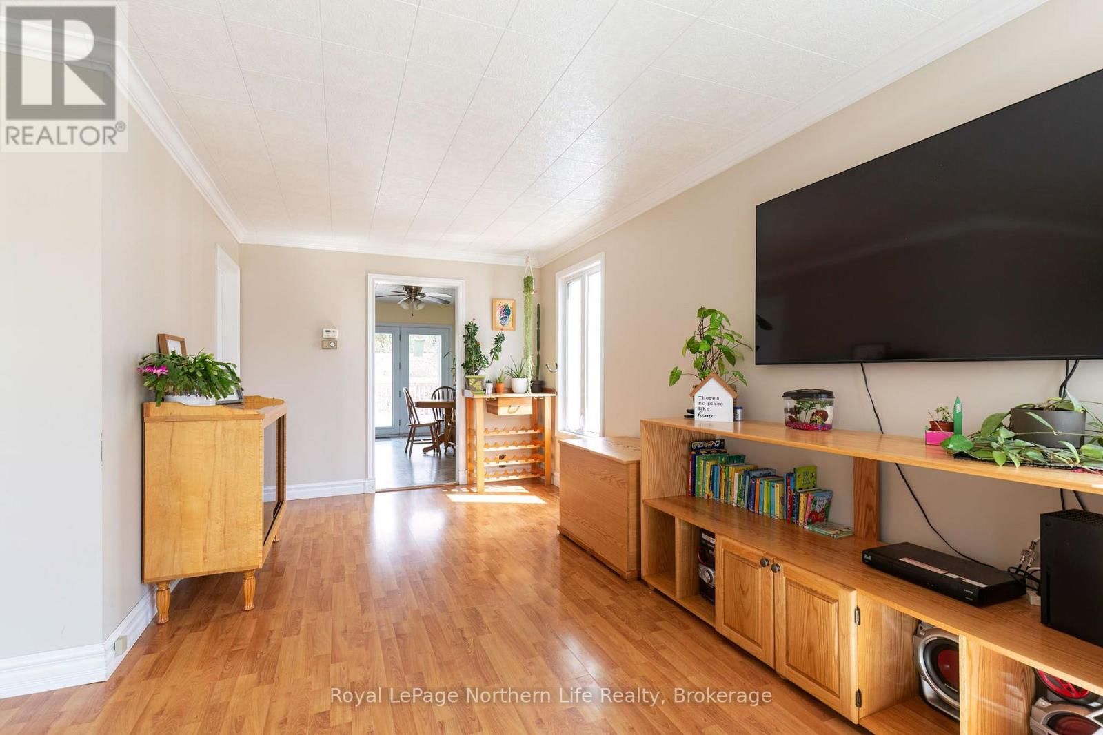 306 SPETZ AVENUE Image 13