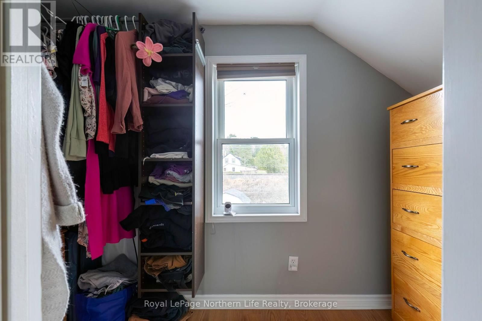 306 SPETZ AVENUE Image 17