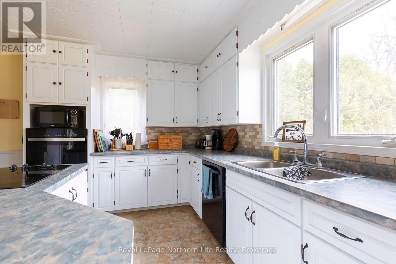 306 SPETZ AVENUE Image 3