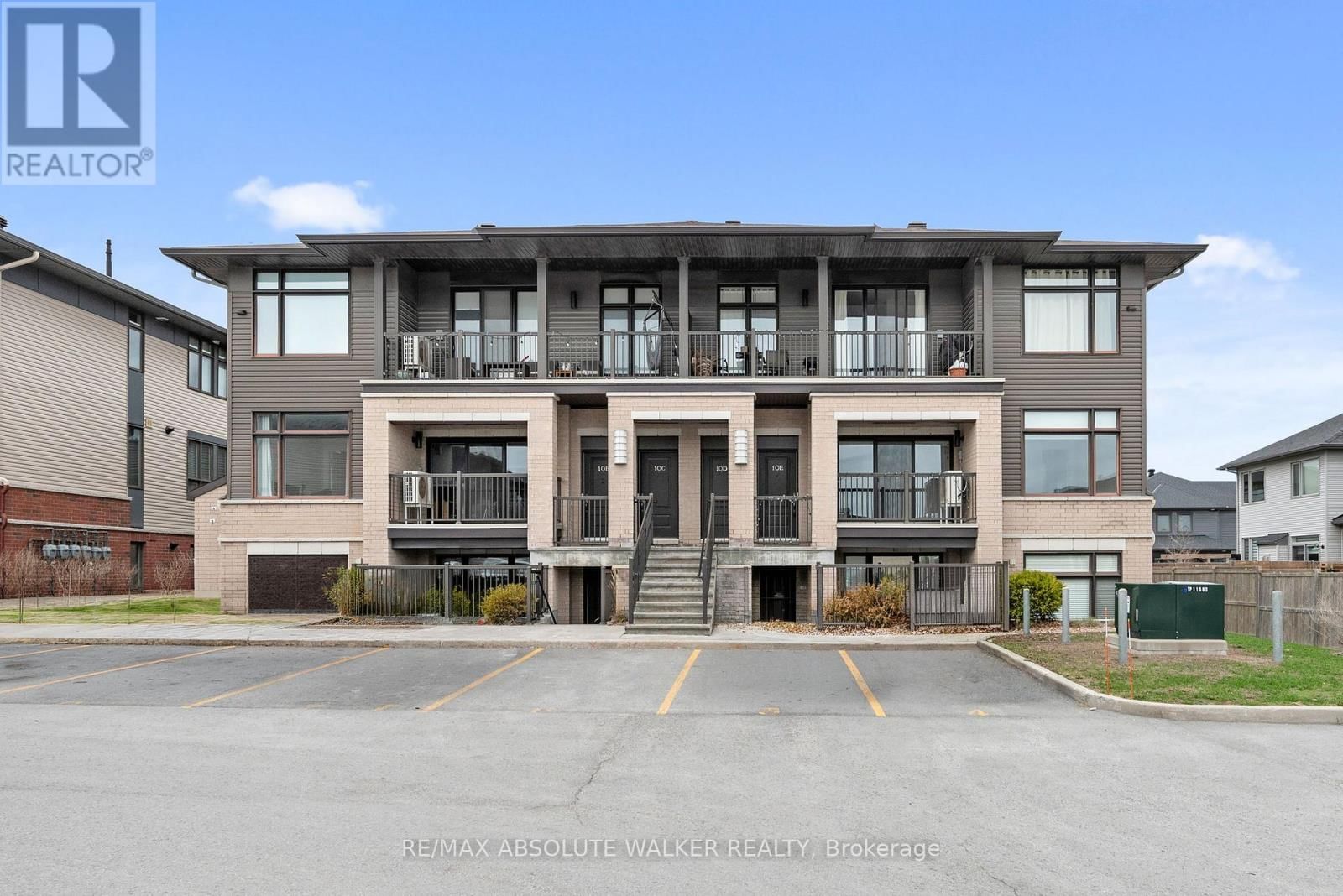 E - 10 JAGUAR PRIVATE Image 1