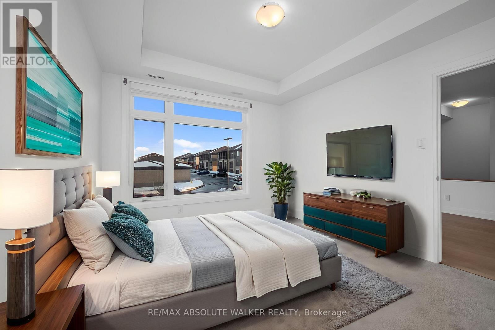 E - 10 JAGUAR PRIVATE Image 11