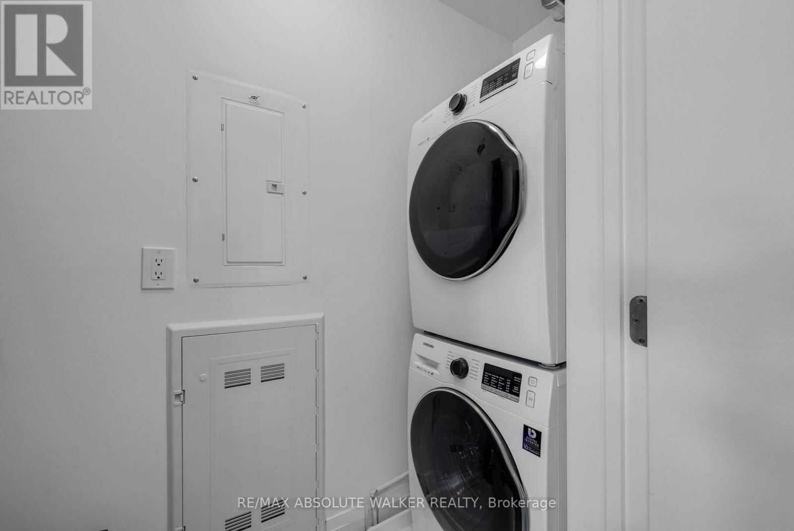 E - 10 JAGUAR PRIVATE Image 18