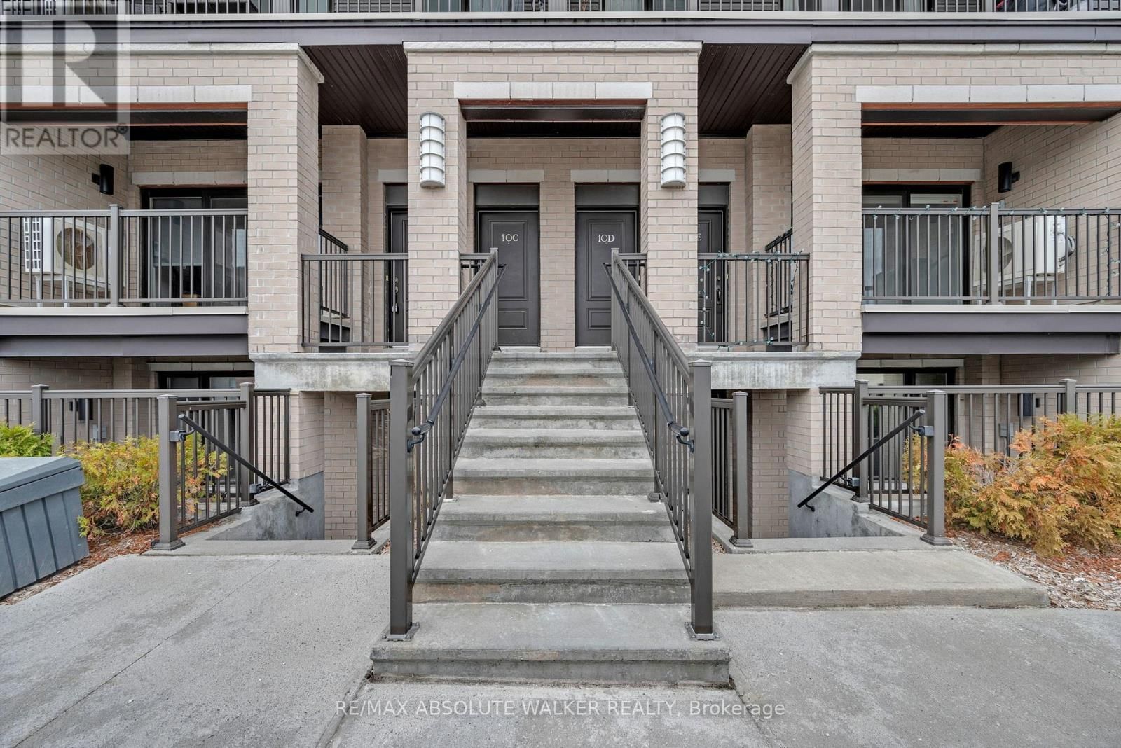 E - 10 JAGUAR PRIVATE Image 2