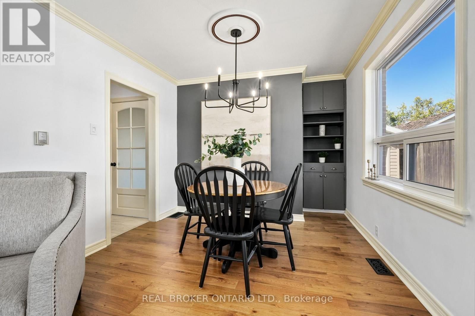 121 GOODFELLOW ROAD EAST Image 10