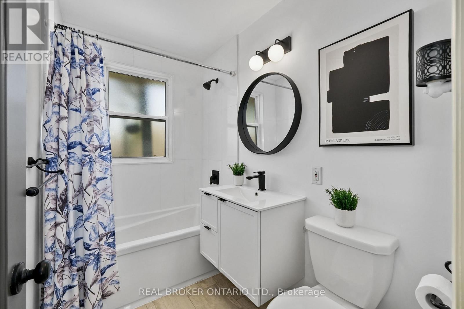 121 GOODFELLOW ROAD EAST Image 16