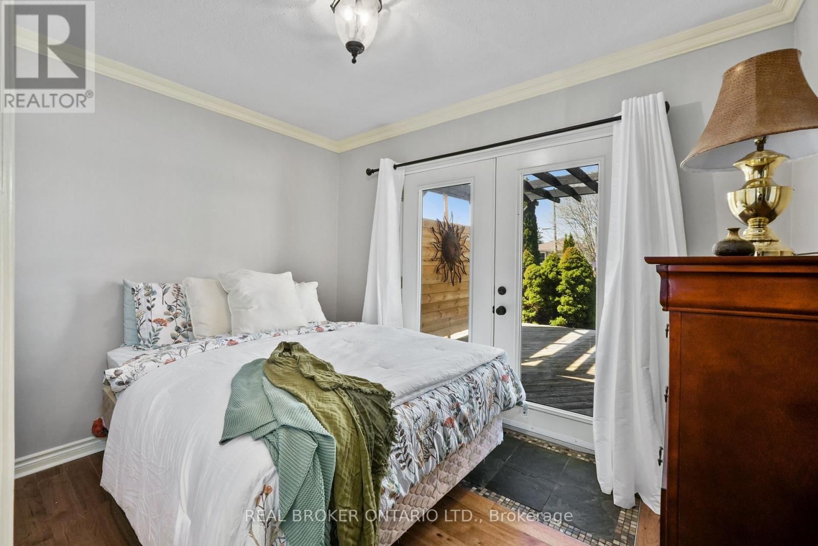 121 GOODFELLOW ROAD EAST Image 18