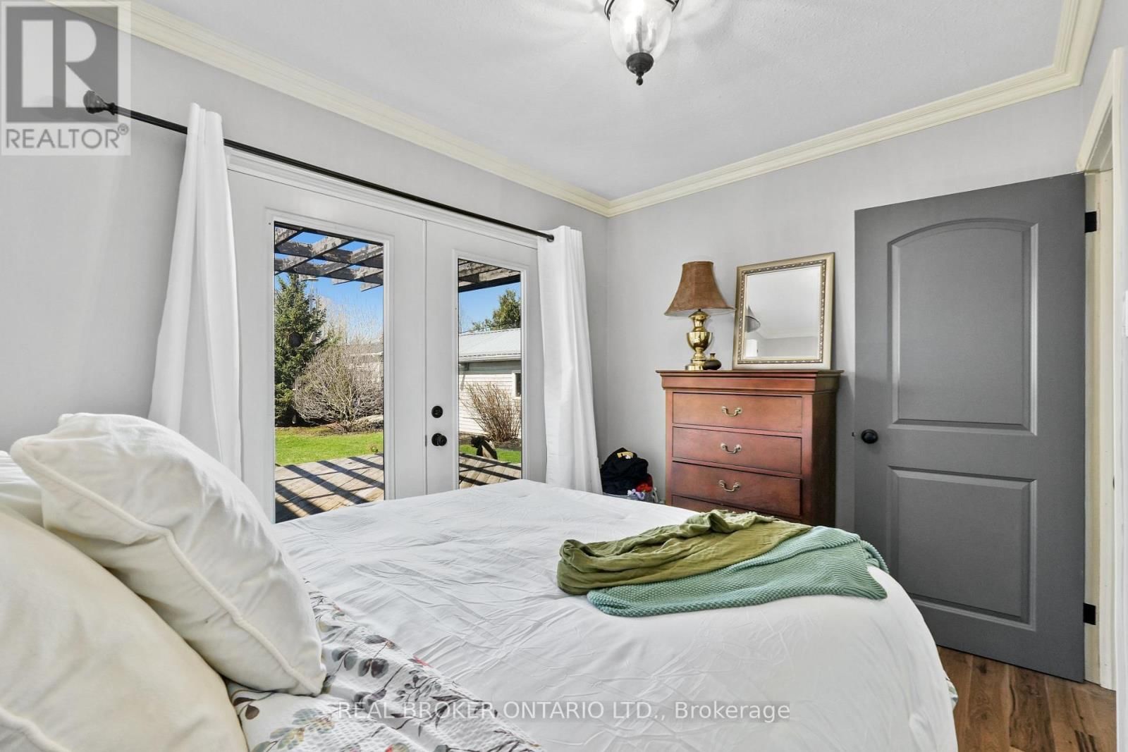 121 GOODFELLOW ROAD EAST Image 19