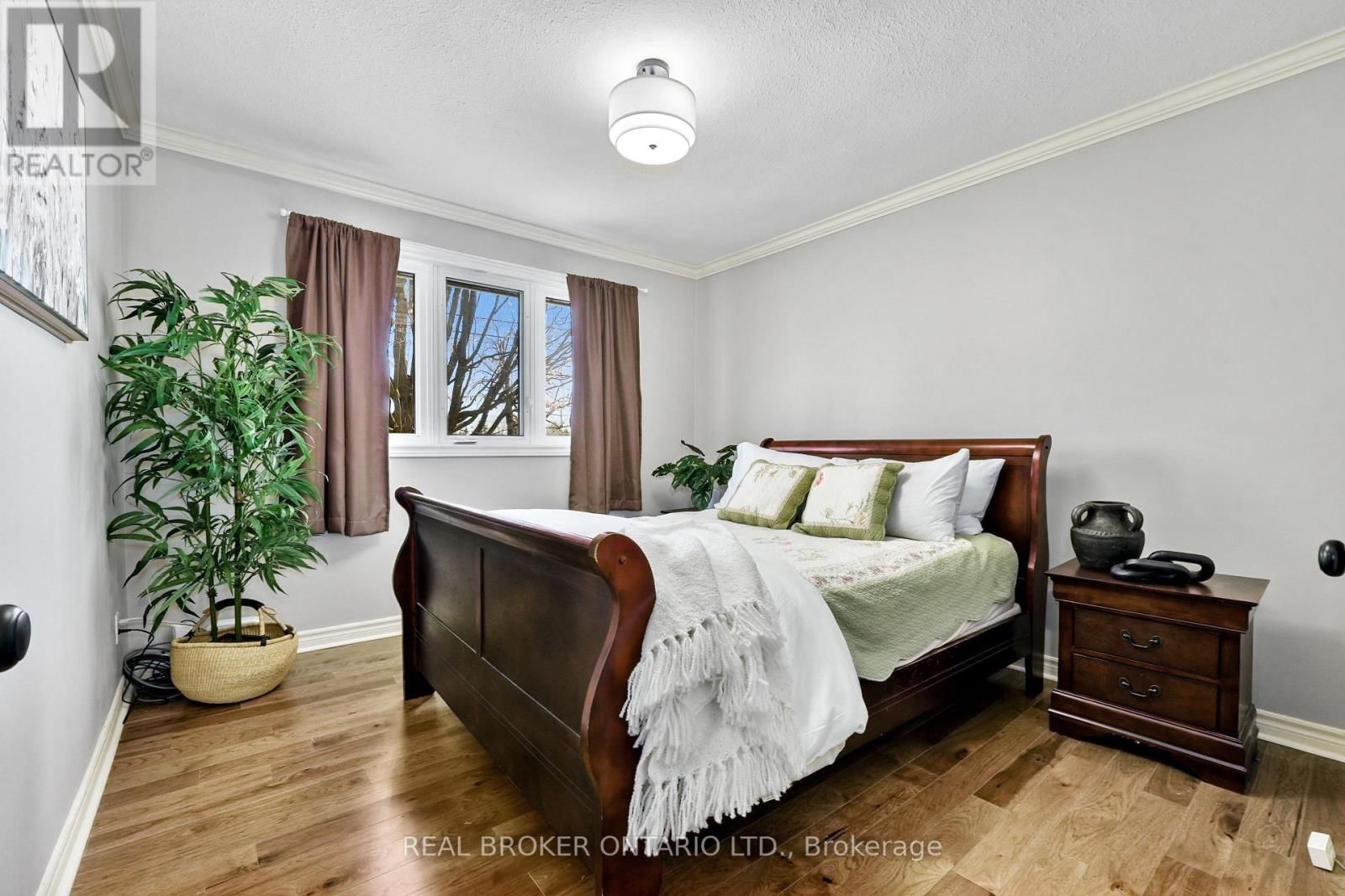 121 GOODFELLOW ROAD EAST Image 20