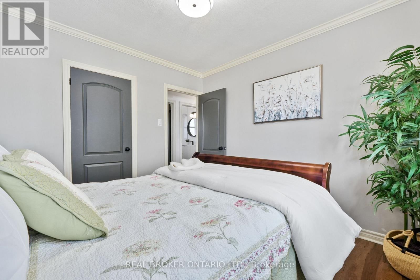 121 GOODFELLOW ROAD EAST Image 21