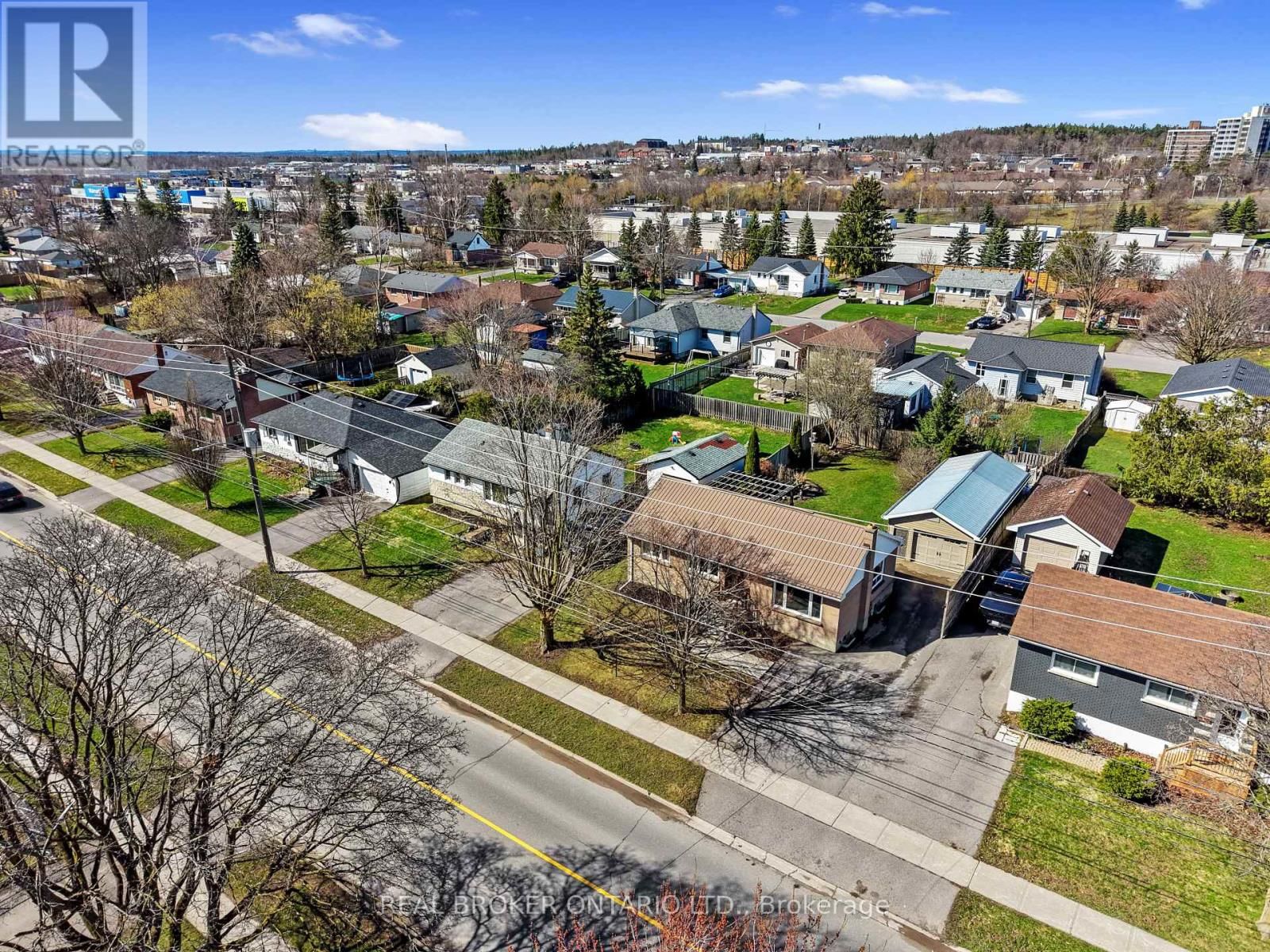 121 GOODFELLOW ROAD EAST Image 28