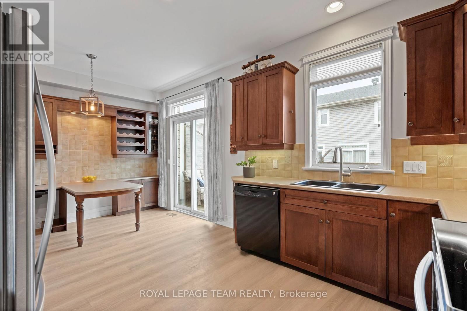 173 WEST VILLAGE PRIVATE Image 15