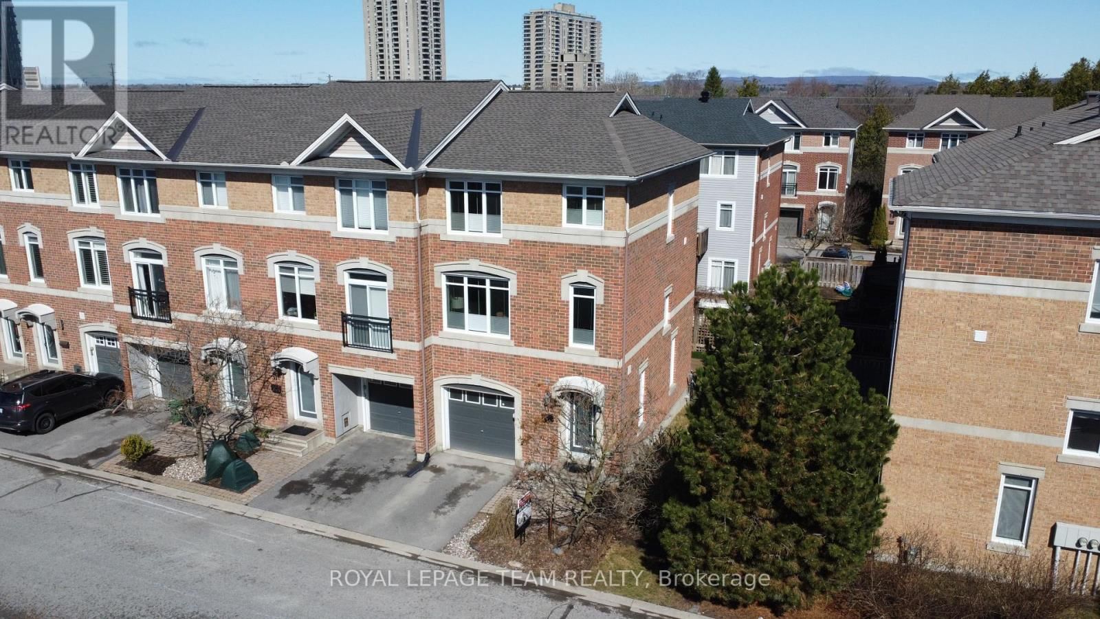 173 WEST VILLAGE PRIVATE Image 3