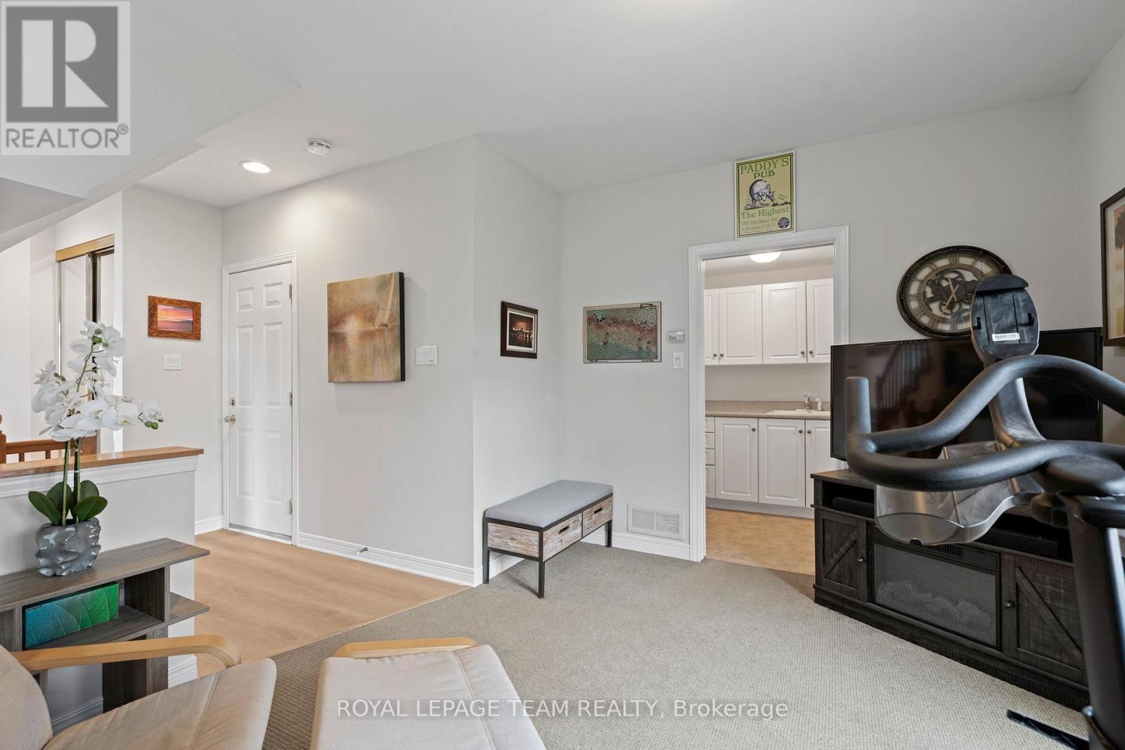 173 WEST VILLAGE PRIVATE Image 30