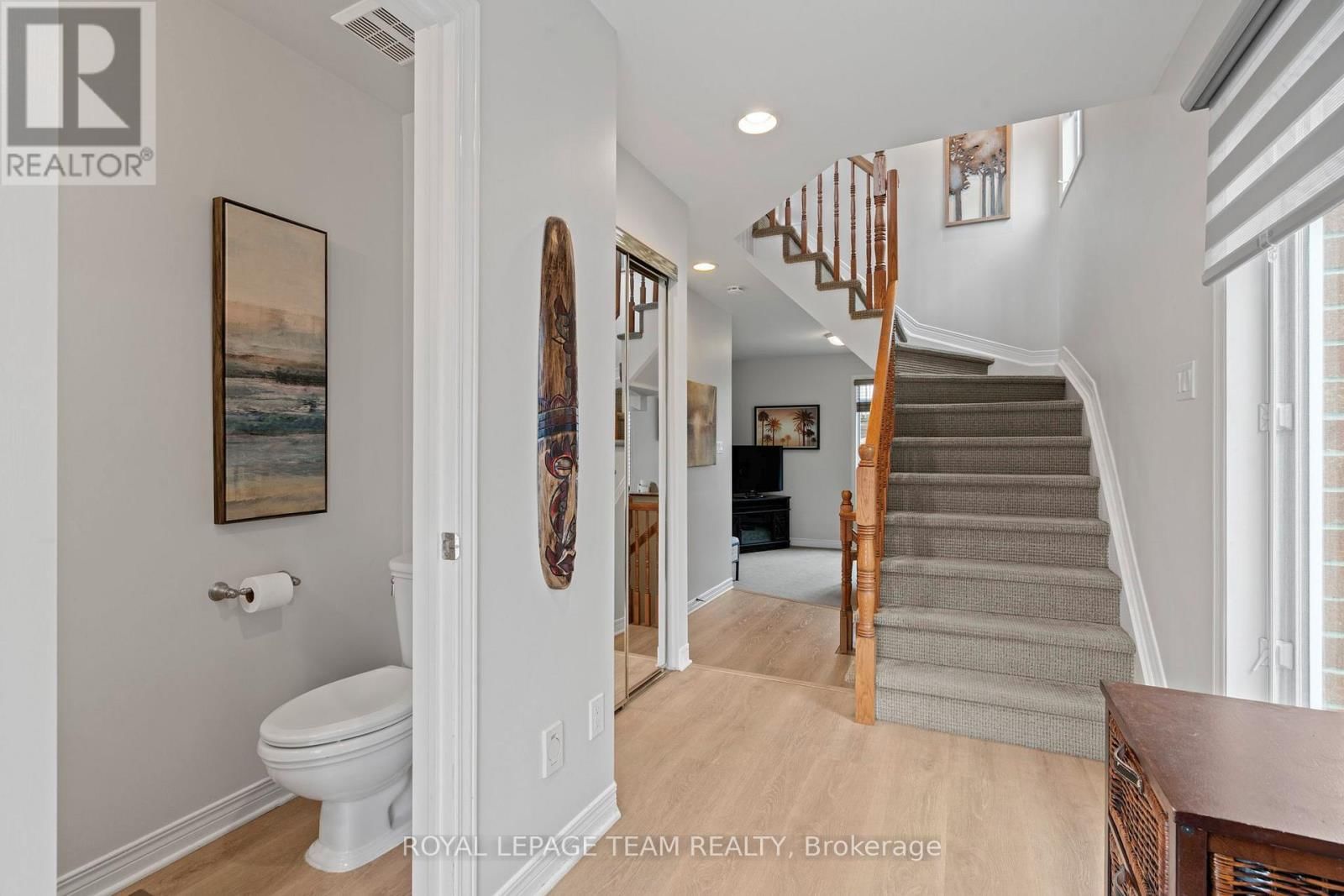 173 WEST VILLAGE PRIVATE Image 4