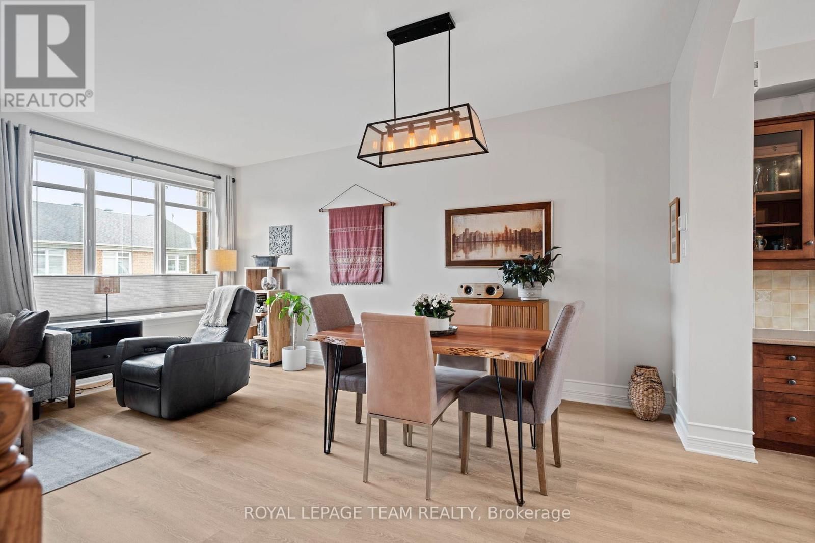 173 WEST VILLAGE PRIVATE Image 8