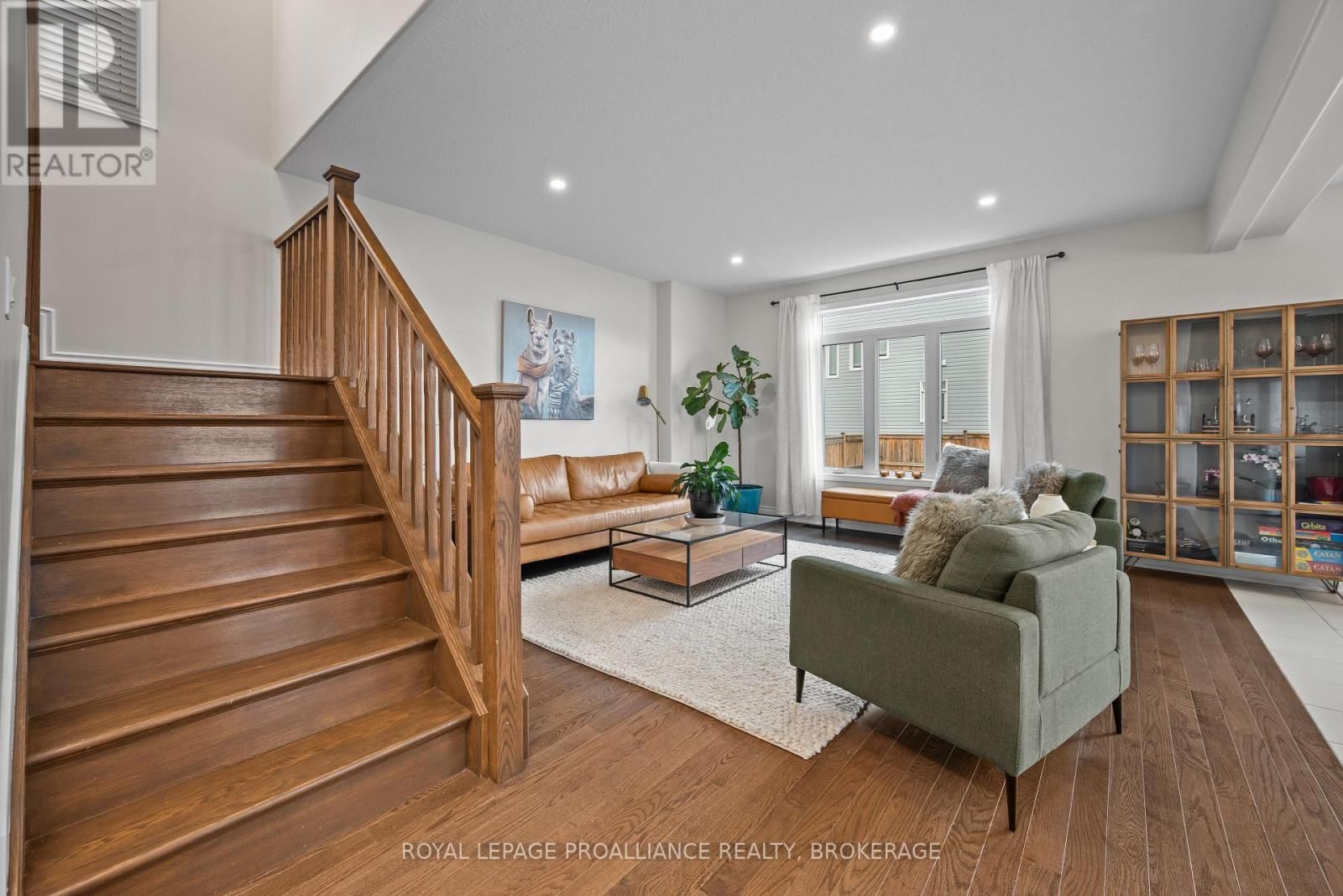 1567 ALBANY DRIVE Image 10