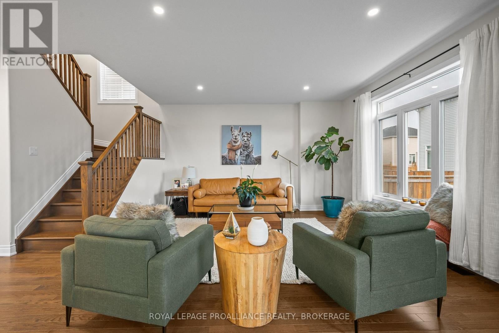 1567 ALBANY DRIVE Image 11