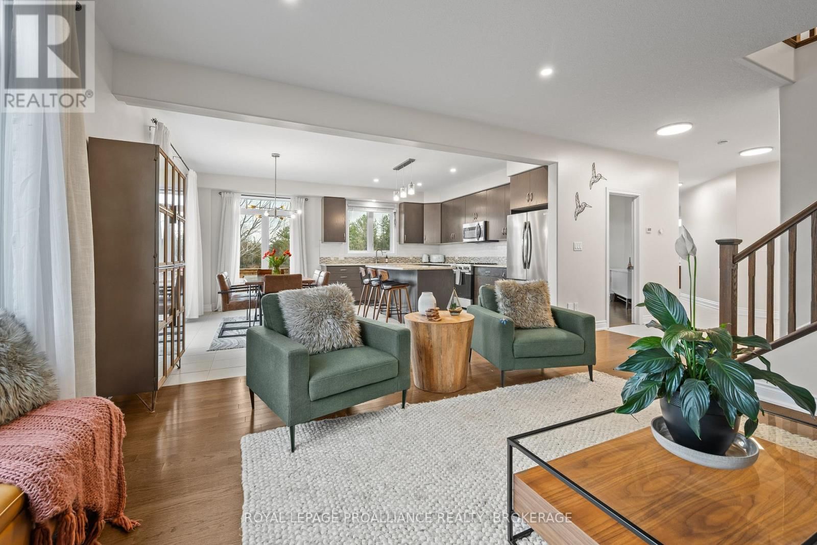 1567 ALBANY DRIVE Image 12