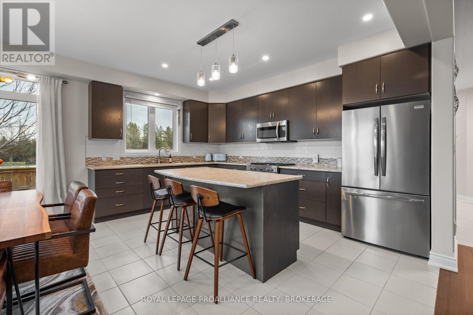 1567 ALBANY DRIVE Image 14