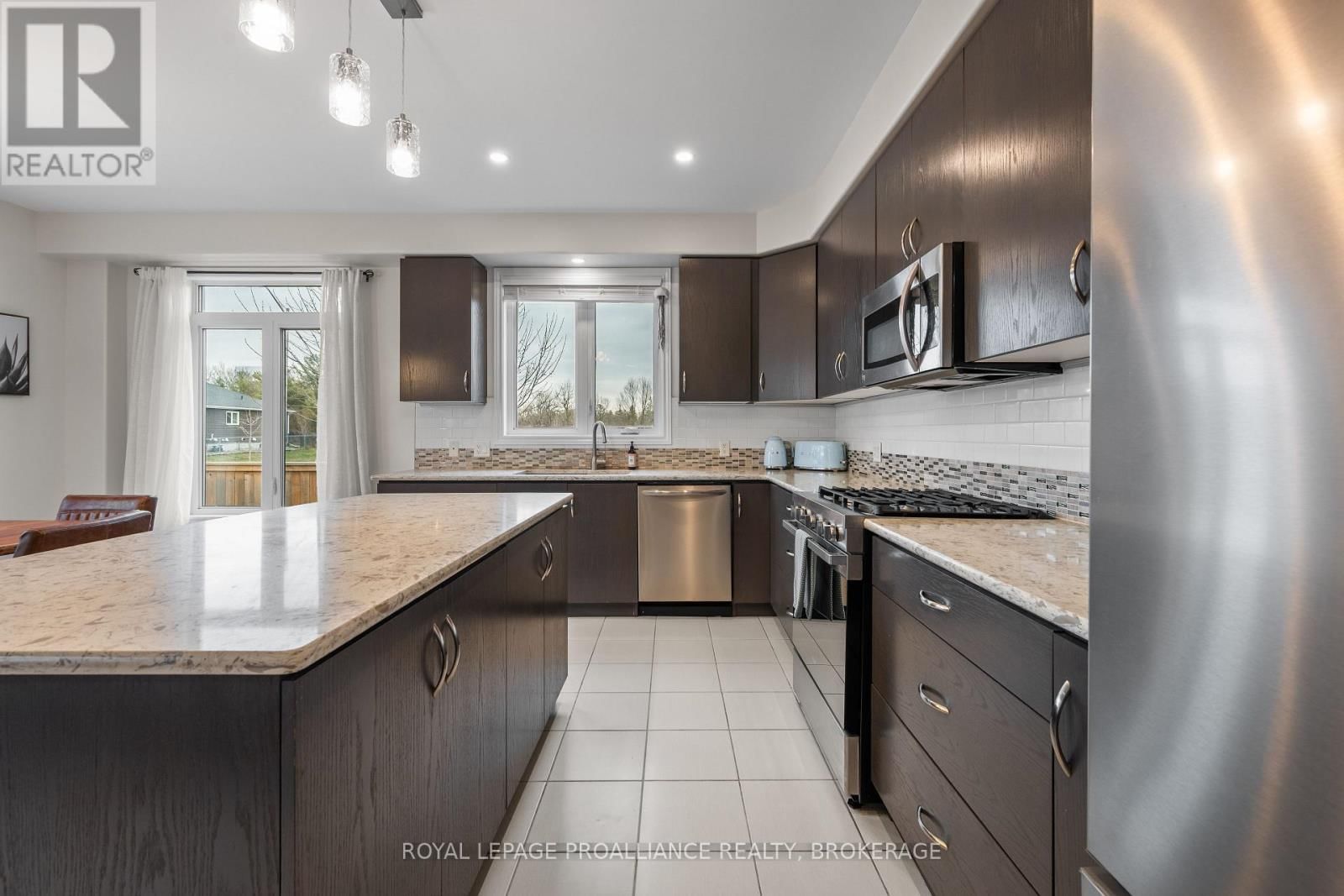 1567 ALBANY DRIVE Image 15