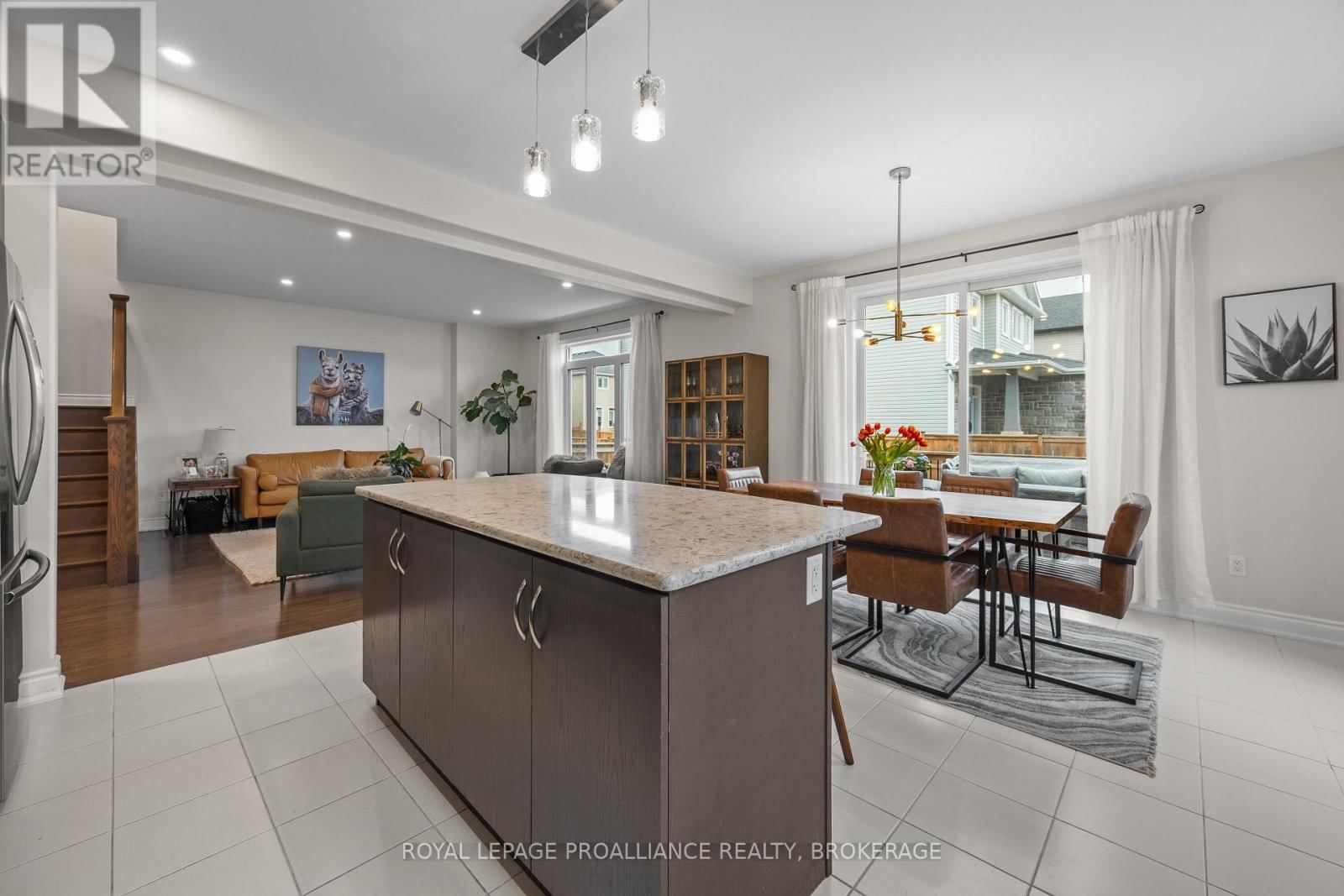 1567 ALBANY DRIVE Image 16