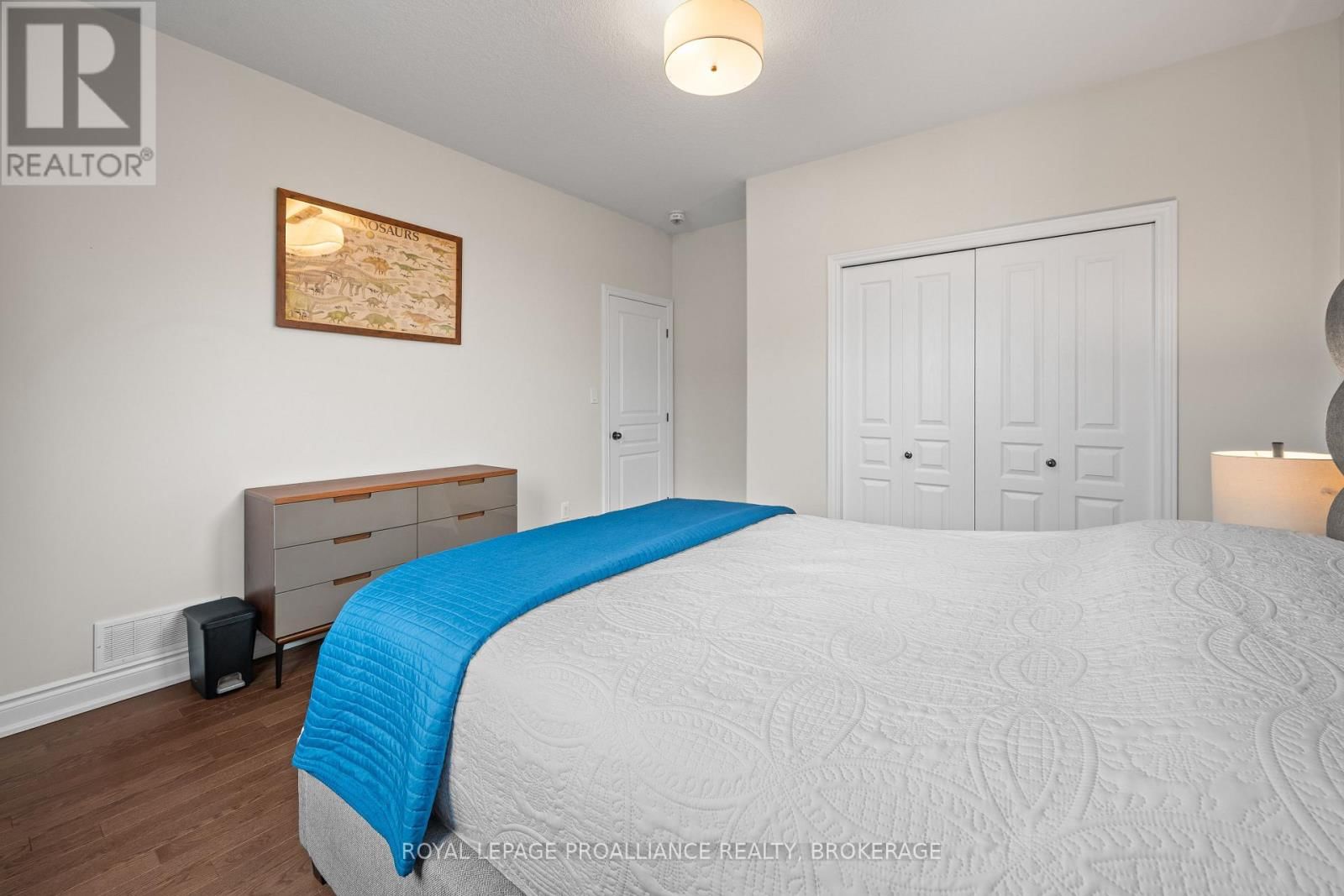 1567 ALBANY DRIVE Image 20