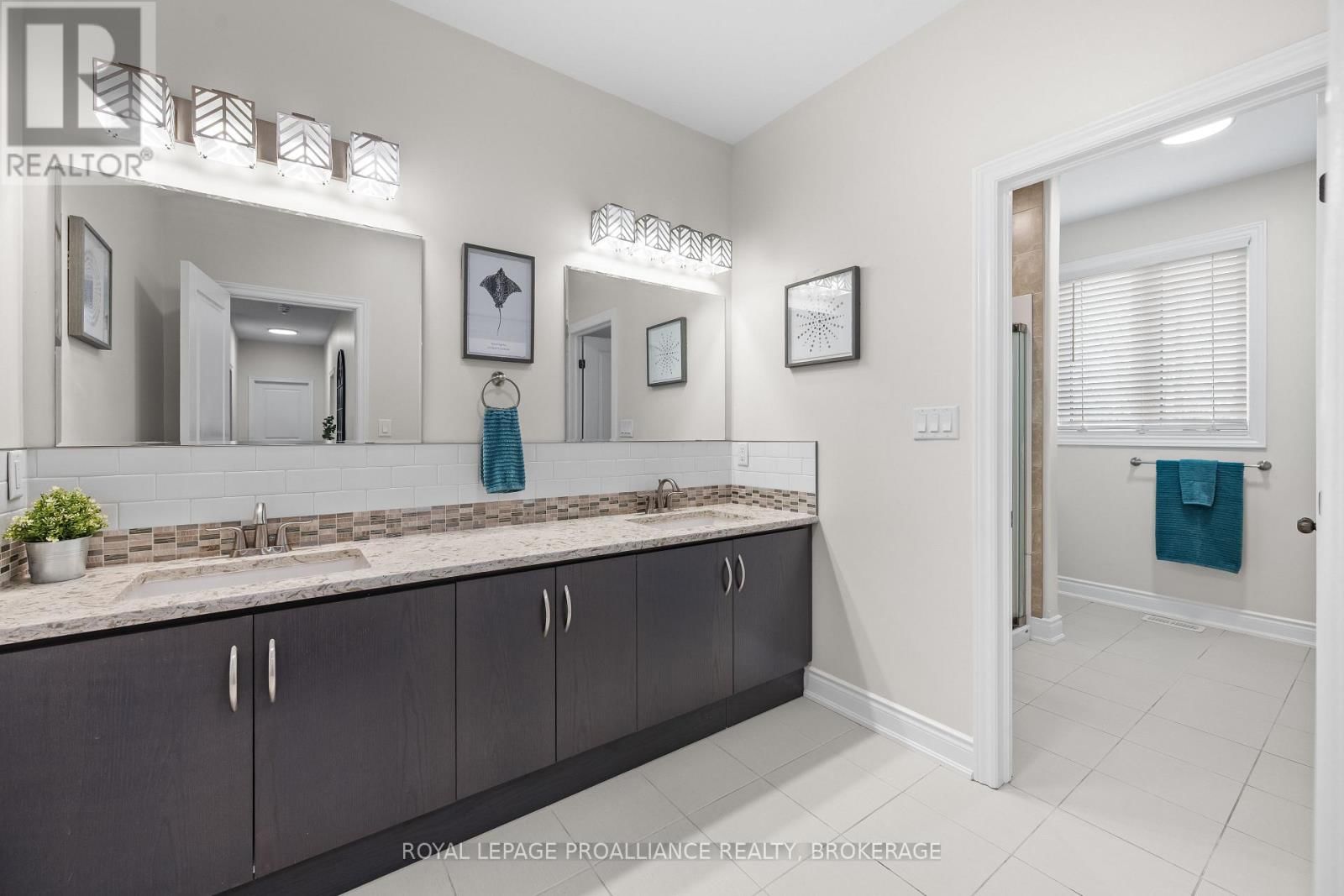 1567 ALBANY DRIVE Image 21