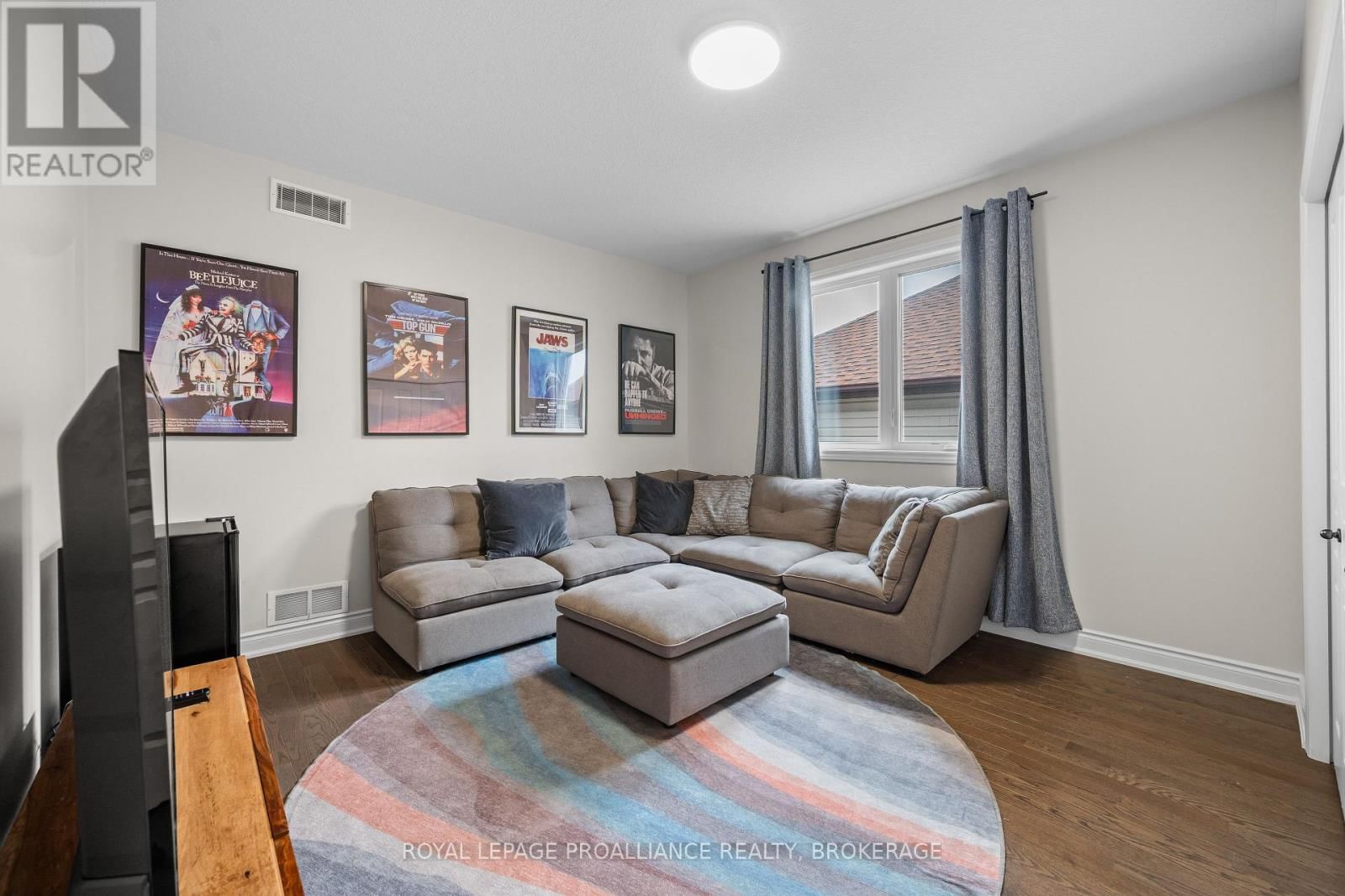 1567 ALBANY DRIVE Image 26