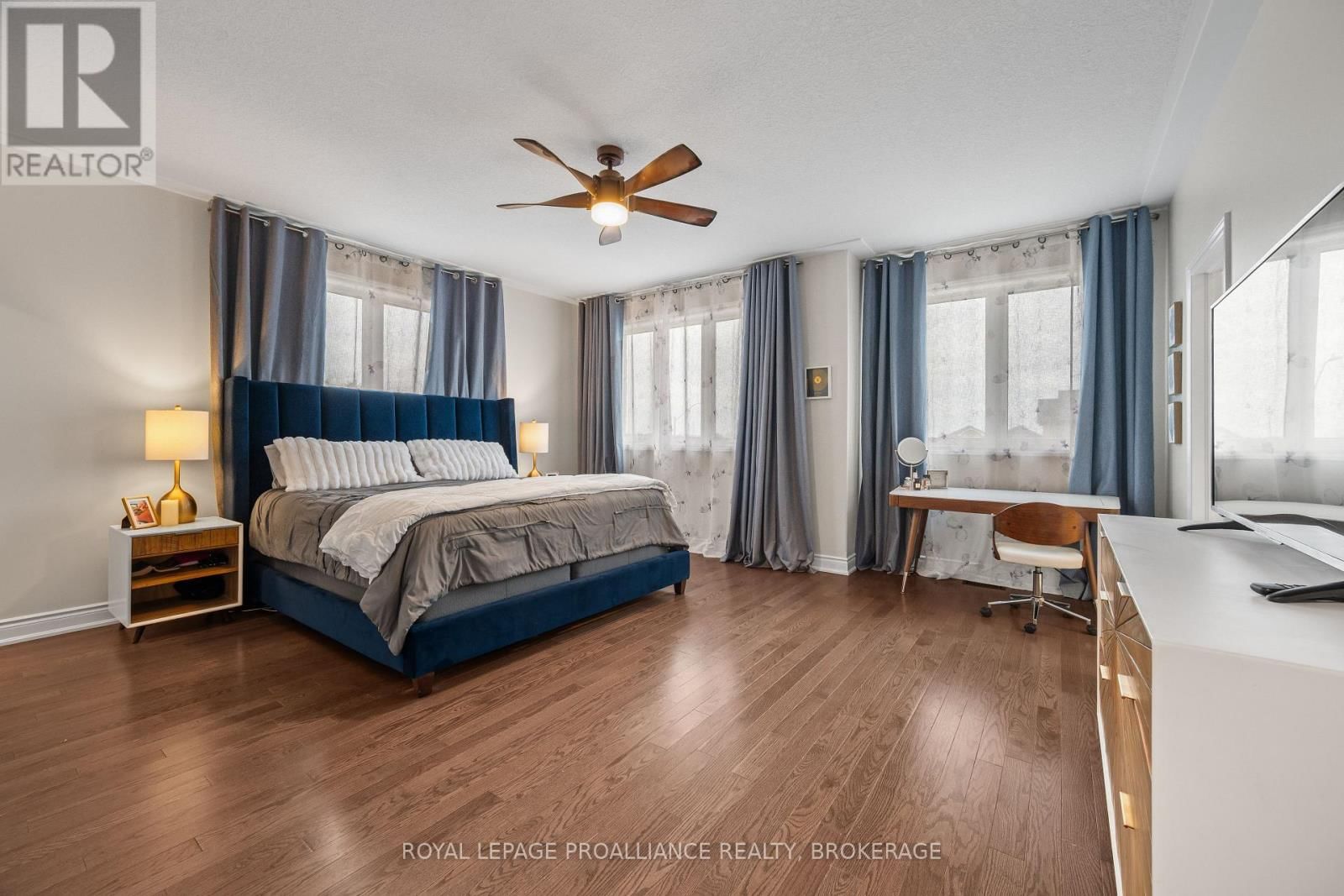 1567 ALBANY DRIVE Image 28