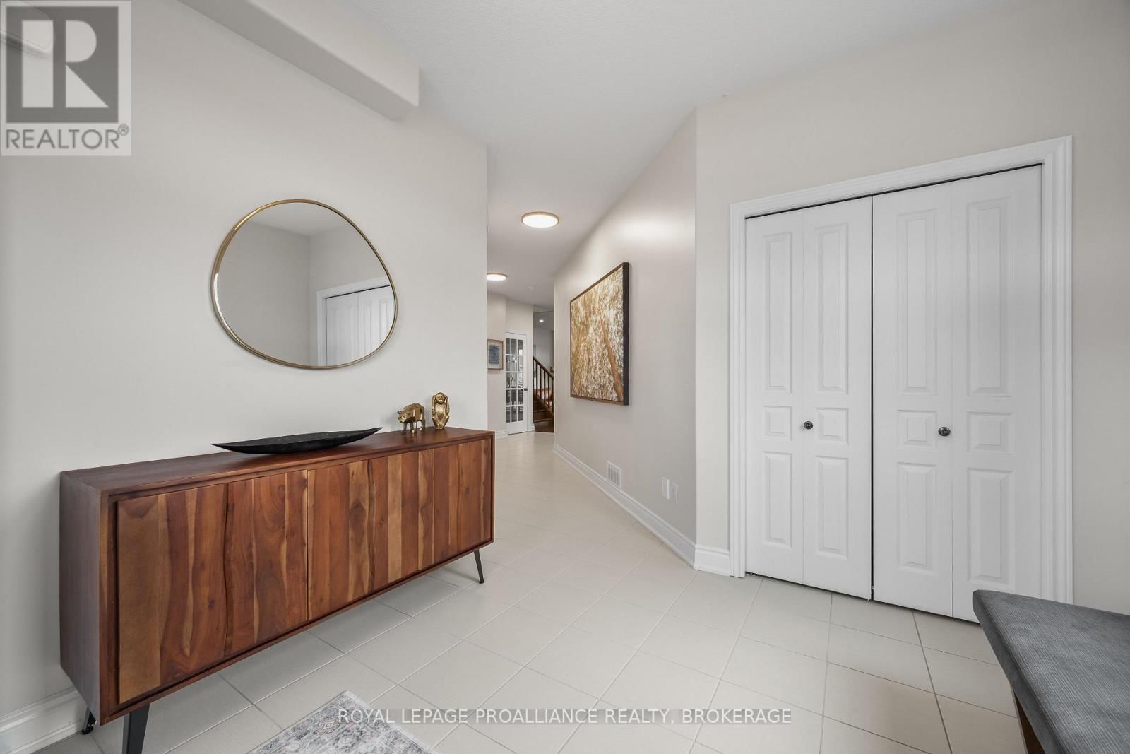 1567 ALBANY DRIVE Image 3