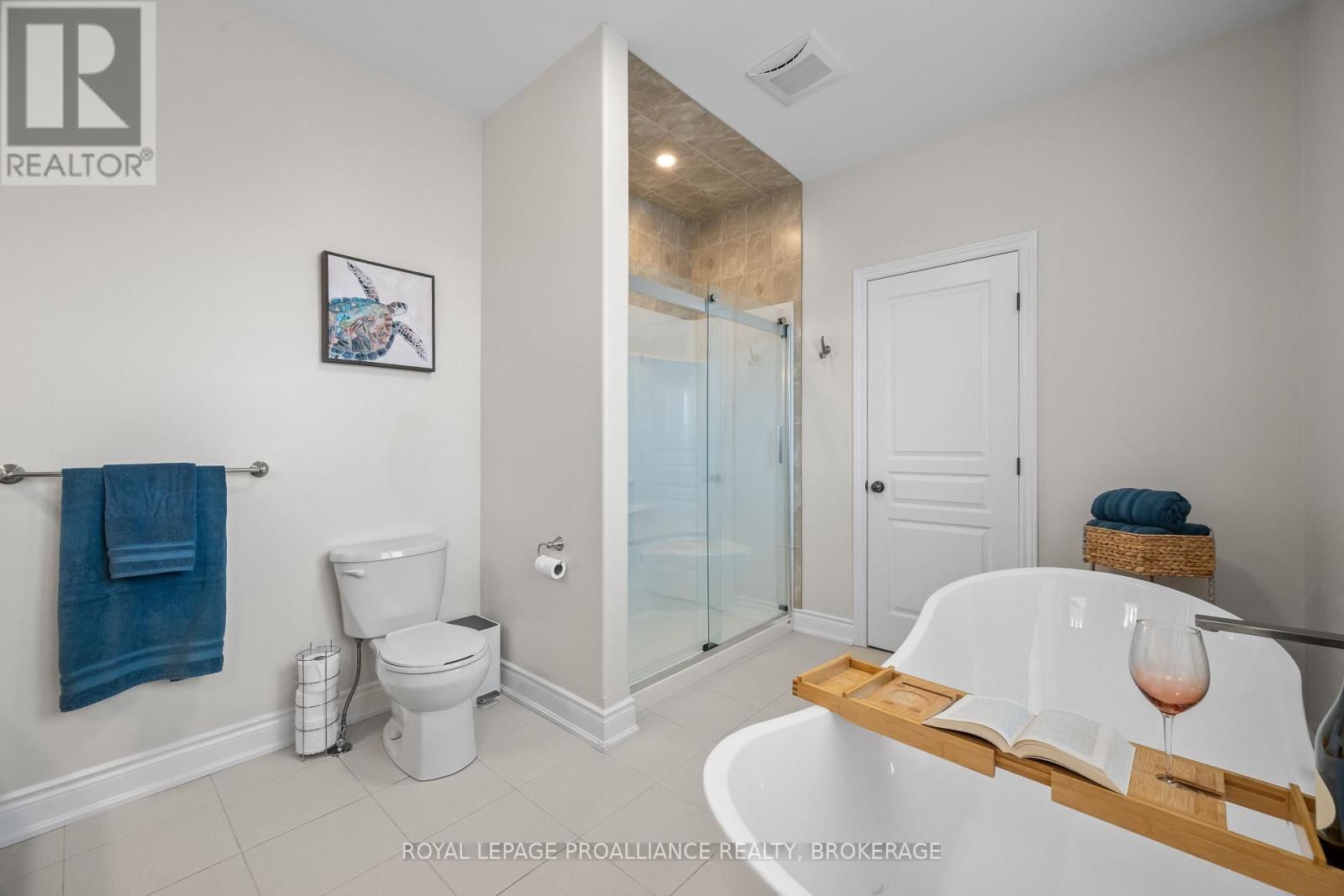 1567 ALBANY DRIVE Image 32