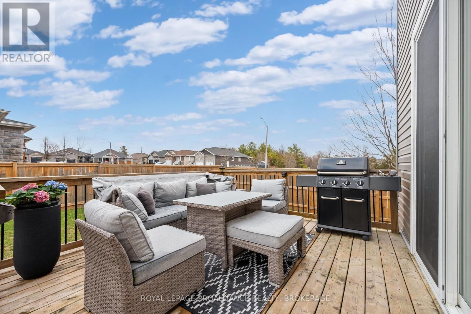 1567 ALBANY DRIVE Image 44